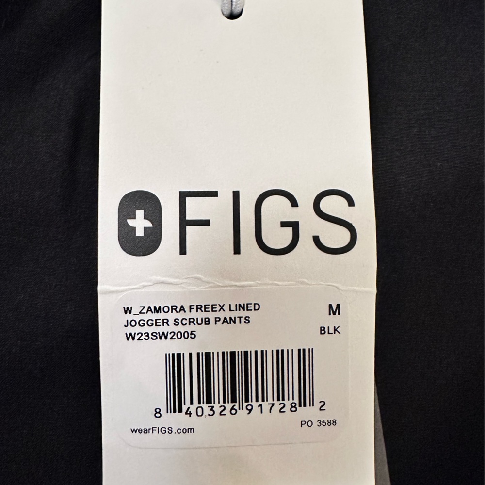 Brand NEW Figs! NEVER WORN!
women's (M)Black FREEX™ Lined Zamora-Jogger Scrub - Picture 3 of 4
